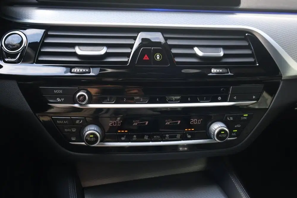 BMW 5-serie (g30) 520i M-Sport 184pk uit 2020, foto 15