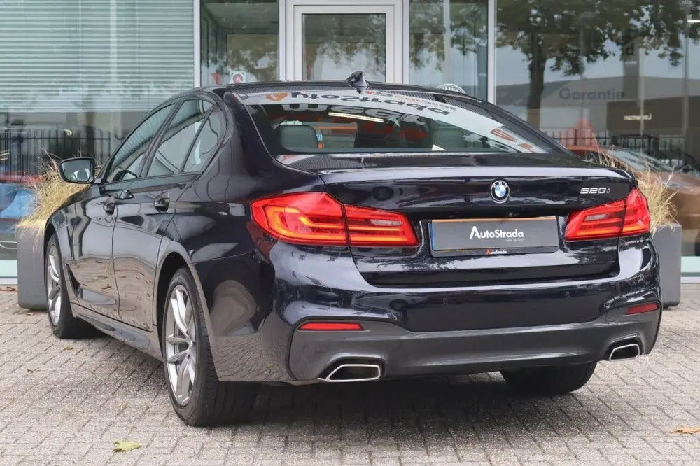 BMW 5-serie (g30) 520i M-Sport 184pk uit 2020, foto 2