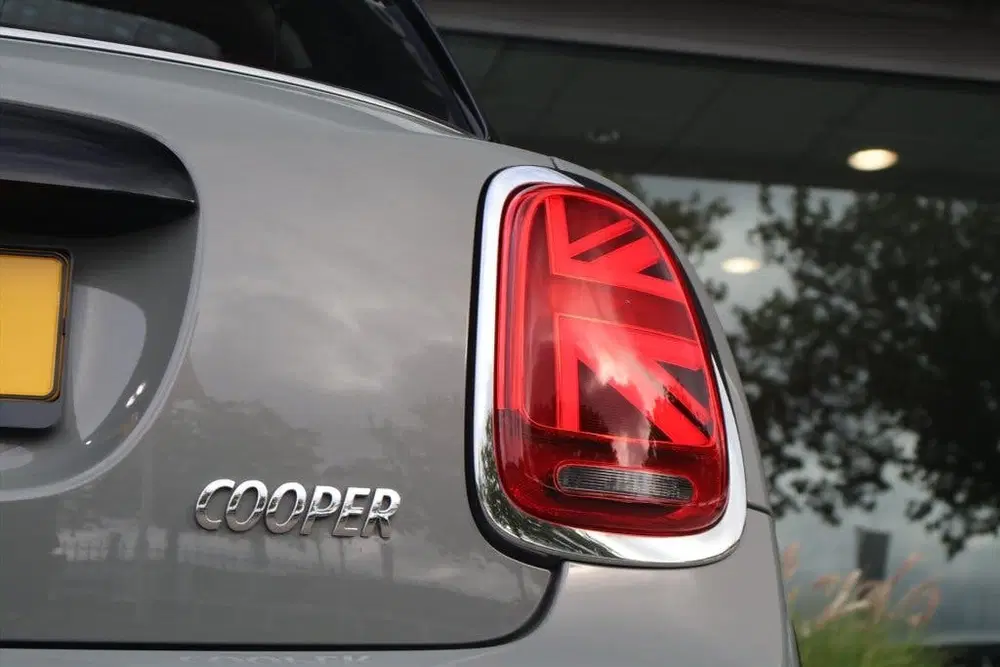 Mini Cooper Mini 5-Deurs (f55) 1.5 Cooper Business Edi uit 2022, foto 10