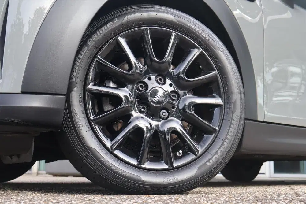 Mini Cooper Mini 5-Deurs (f55) 1.5 Cooper Business Edi uit 2022, foto 5