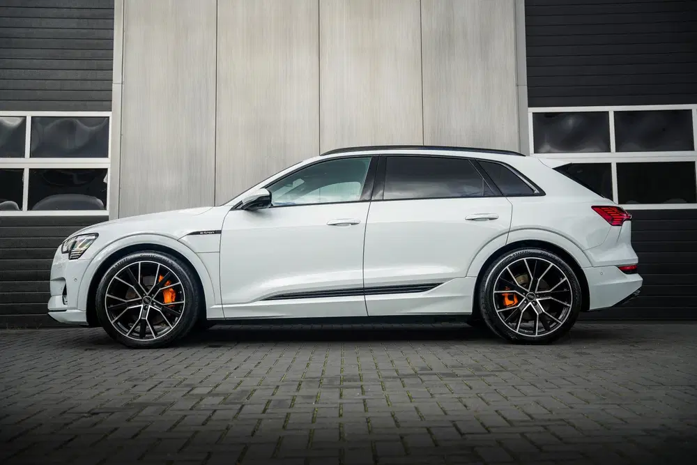Audi e-tron Quattro 95 kWh 408 pk Advanced Pro Line Pl uit 2019, foto 2