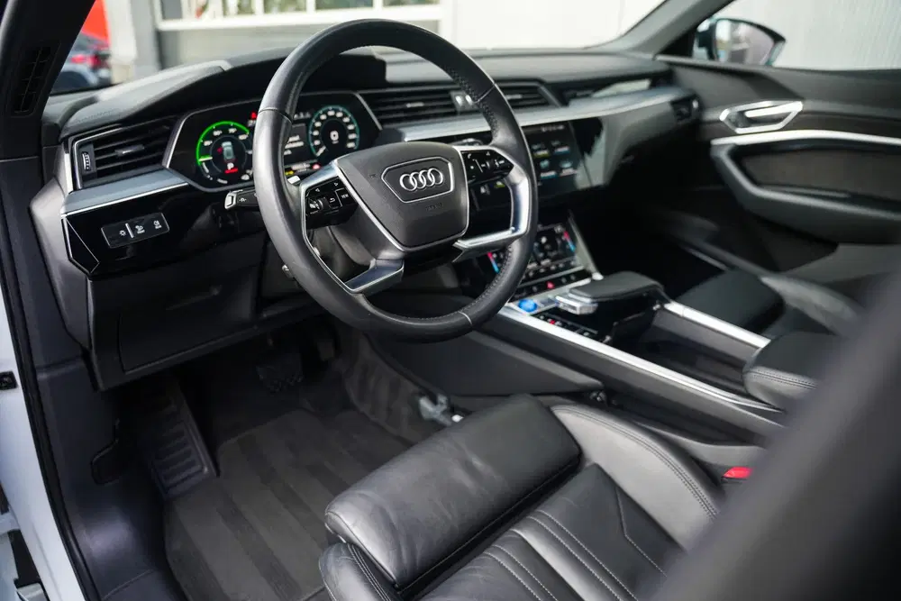 Audi e-tron Quattro 95 kWh 408 pk Advanced Pro Line Pl uit 2019, foto 3