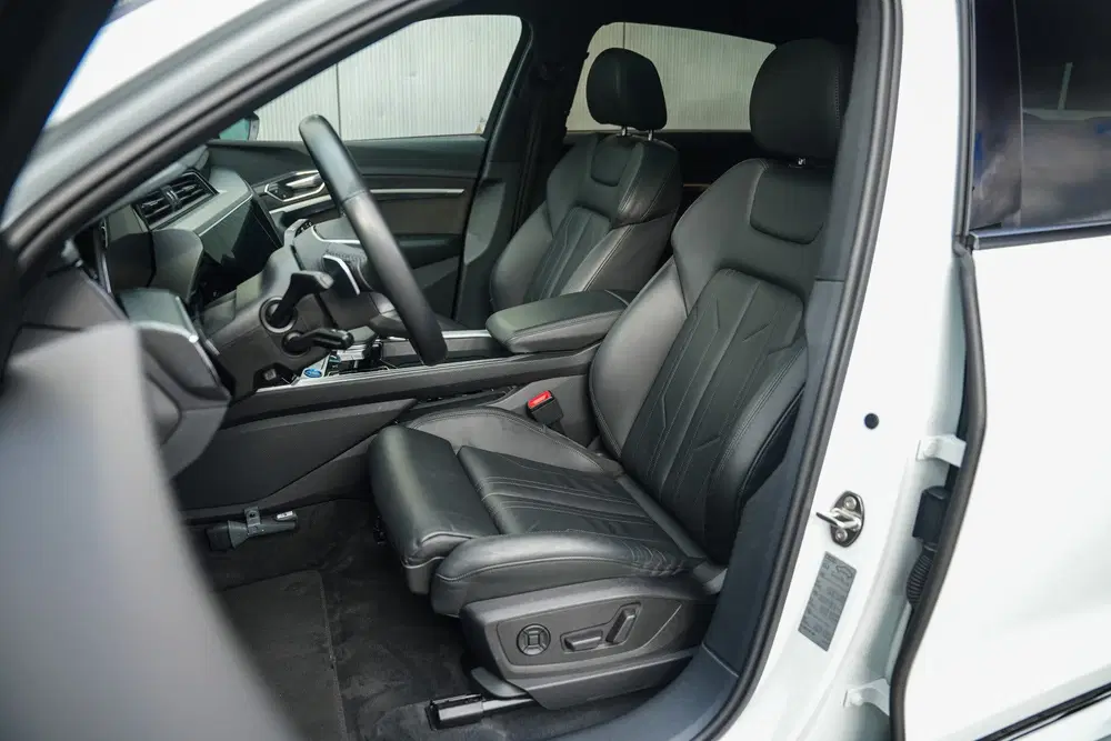 Audi e-tron Quattro 95 kWh 408 pk Advanced Pro Line Pl uit 2019, foto 4