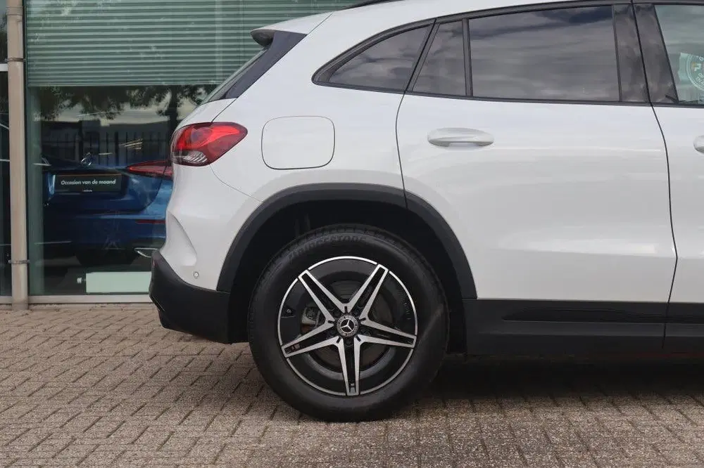 Mercedes-Benz EQA Mercedes EQA 250 AMG-Line 190pk SoH 100% uit 2022, foto 14