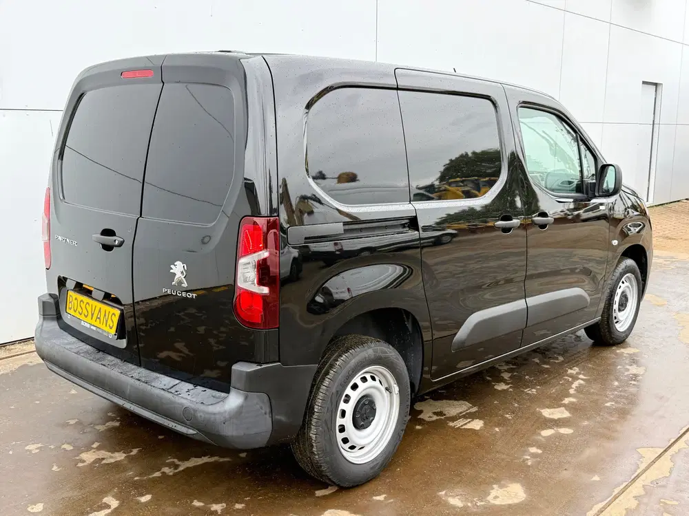 Peugeot Partner 1.2 110PK *Benzine* L1H1 Climate Control C uit 2023, foto 2