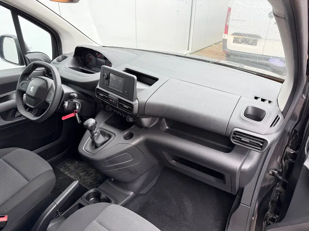 Peugeot Partner 1.2 110PK *Benzine* L1H1 Climate Control C uit 2023, foto 3