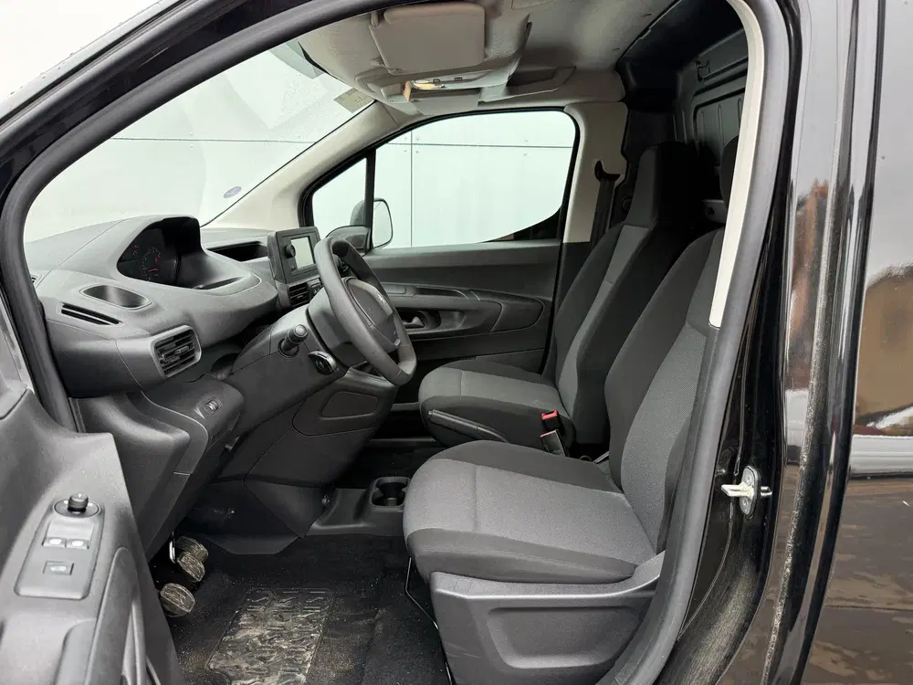 Peugeot Partner 1.2 110PK *Benzine* L1H1 Climate Control C uit 2023, foto 8