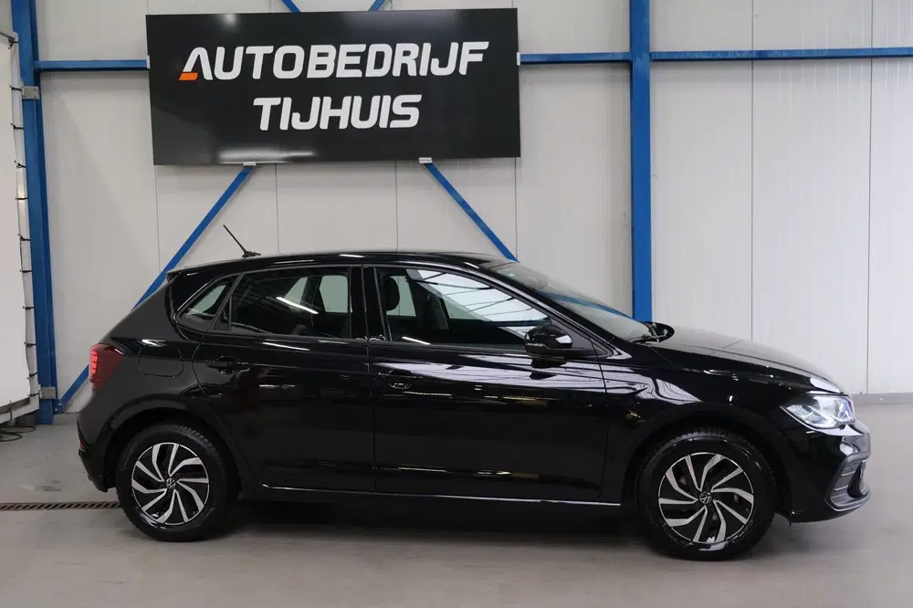 Volkswagen Polo 1.0 TSI Life Automaat uit 2022, foto 2