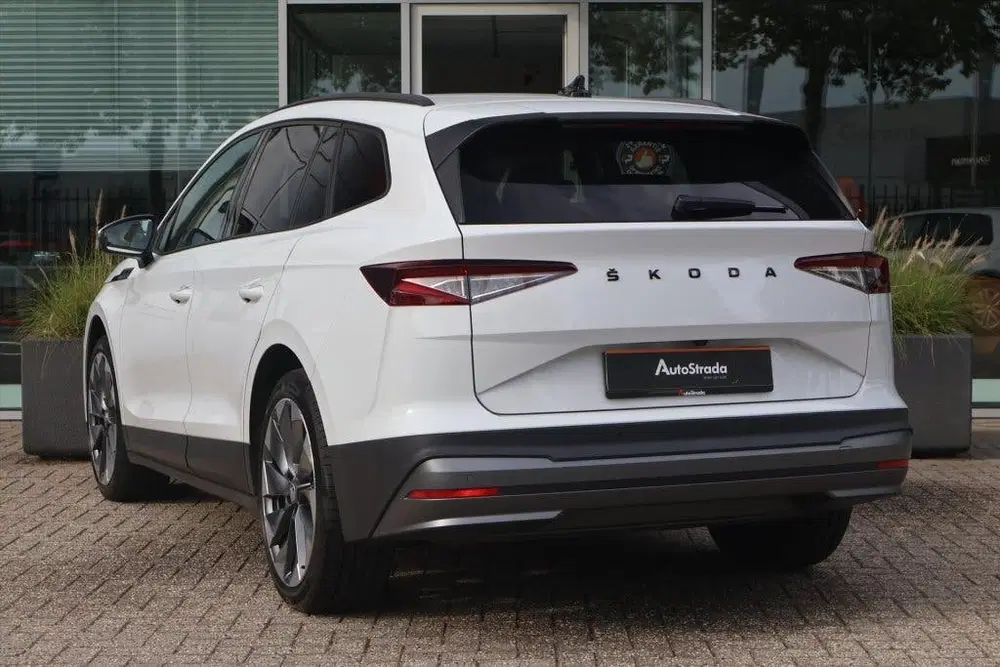 Skoda Enyaq 60 Elektromotor 180pk SoH 91% uit 2021, foto 2