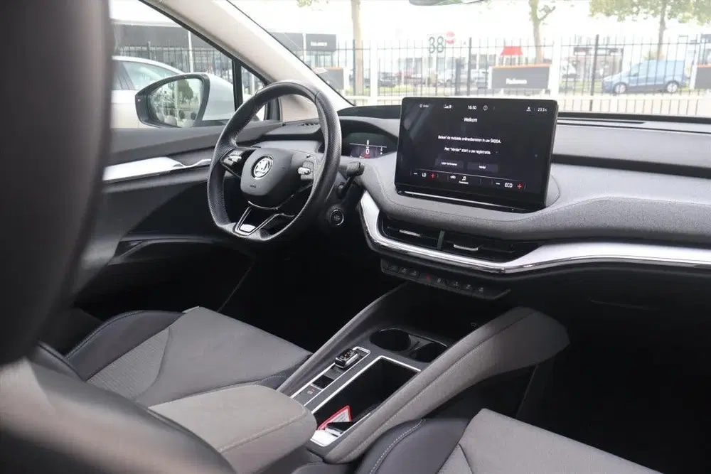 Skoda Enyaq 60 Elektromotor 180pk SoH 91% uit 2021, foto 7