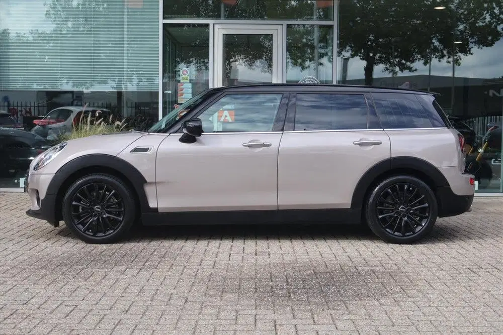 Mini Clubman Mini Clubman (f54) 1.5 Cooper Business Edi uit 2021, foto 13