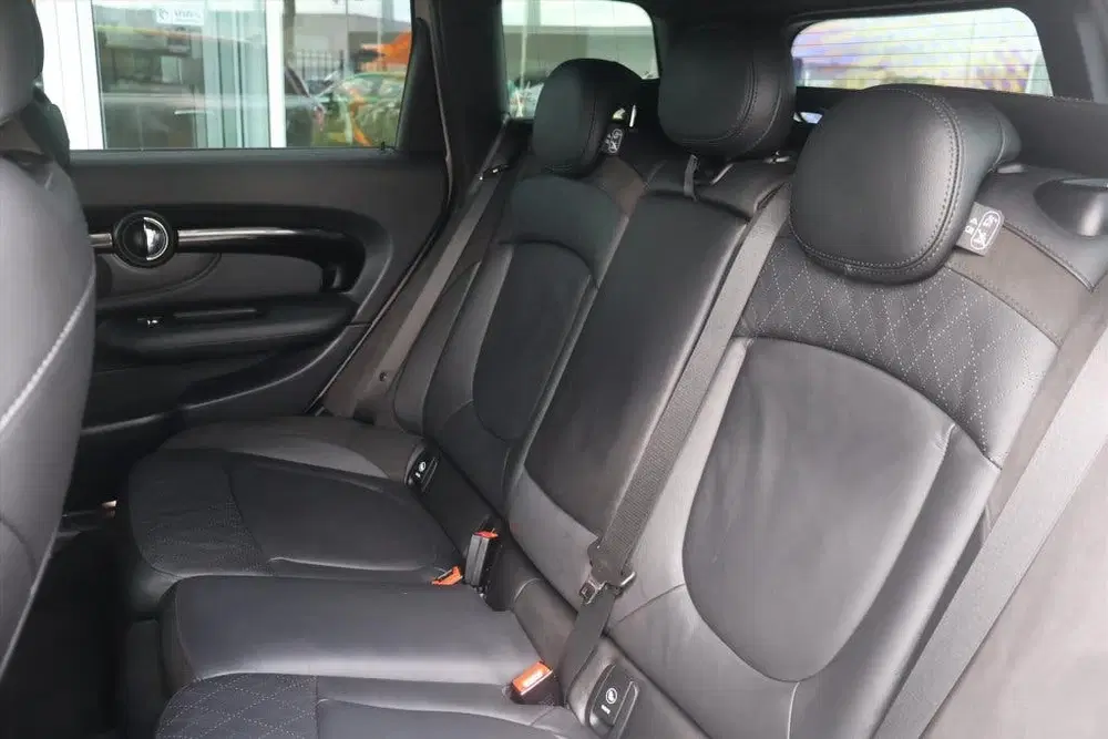Mini Clubman Mini Clubman (f54) 1.5 Cooper Business Edi uit 2021, foto 14