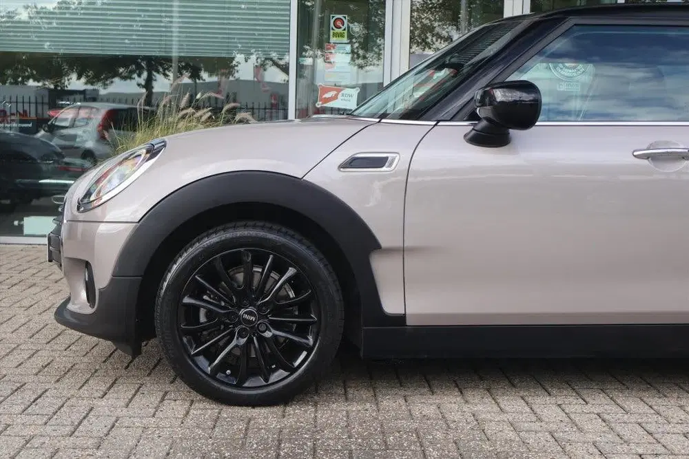 Mini Clubman Mini Clubman (f54) 1.5 Cooper Business Edi uit 2021, foto 15