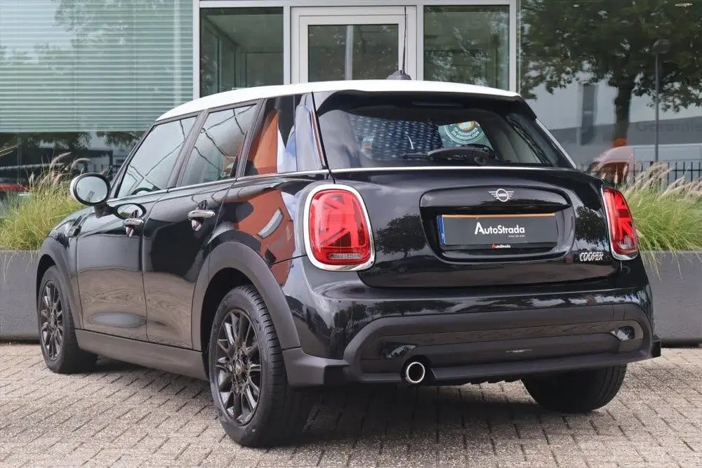 Mini Cooper Mini 5-Deurs (f55) 1.5 Cooper Camden 136pk uit 2023, foto 2