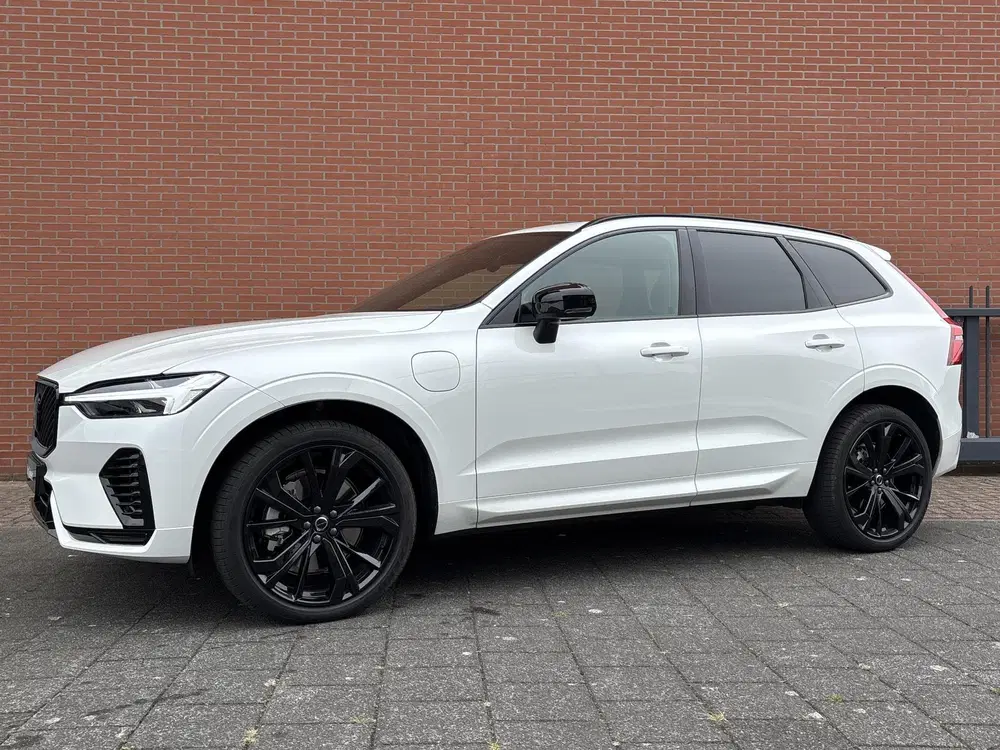 Volvo XC60 2.0 T6 Plug-in hybrid AWD Plus Black Editi uit 2026, foto 9