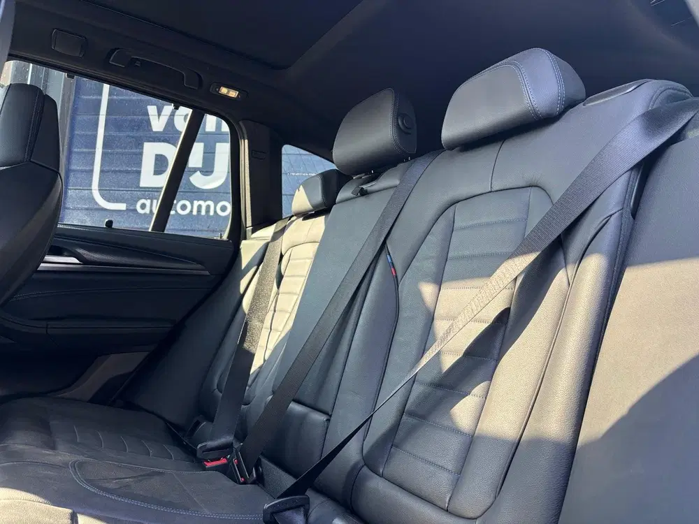 BMW X3 xDrive30e High Executive M-Sport Panoramad uit 2023, foto 10