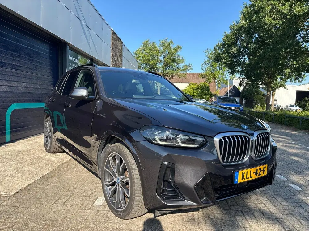 BMW X3 xDrive30e High Executive M-Sport Panoramad uit 2023, foto 6