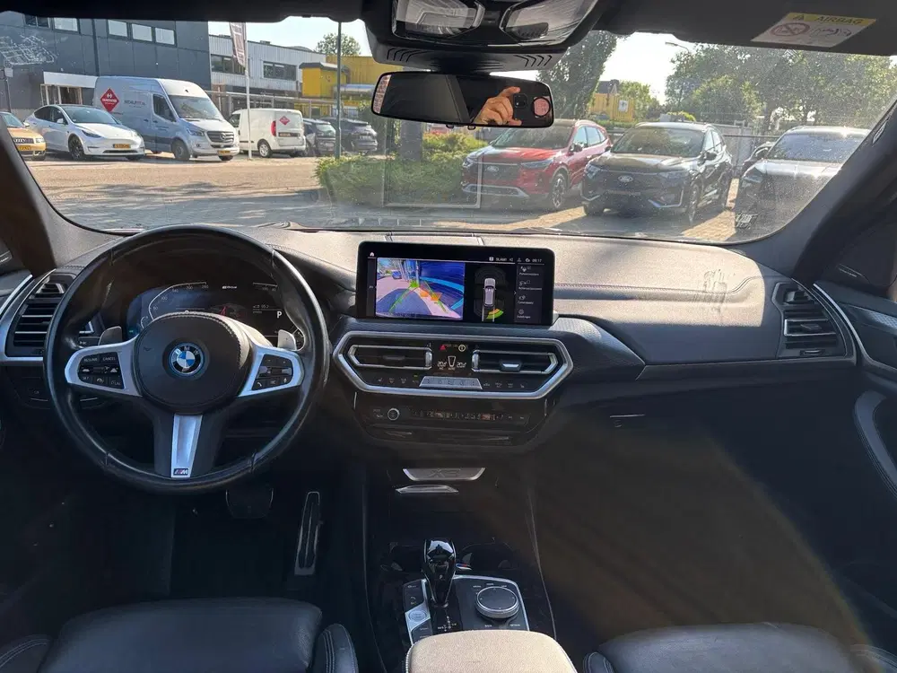 BMW X3 xDrive30e High Executive M-Sport Panoramad uit 2023, foto 8