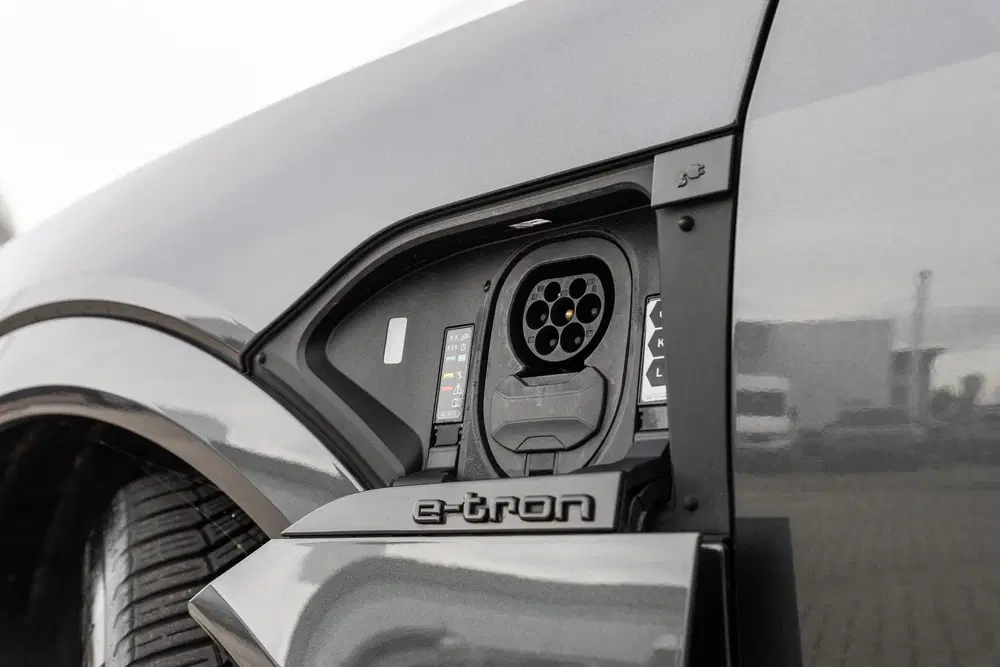 Audi Q8 50 340pk quattro S edition 95 kWh uit 2023, foto 13