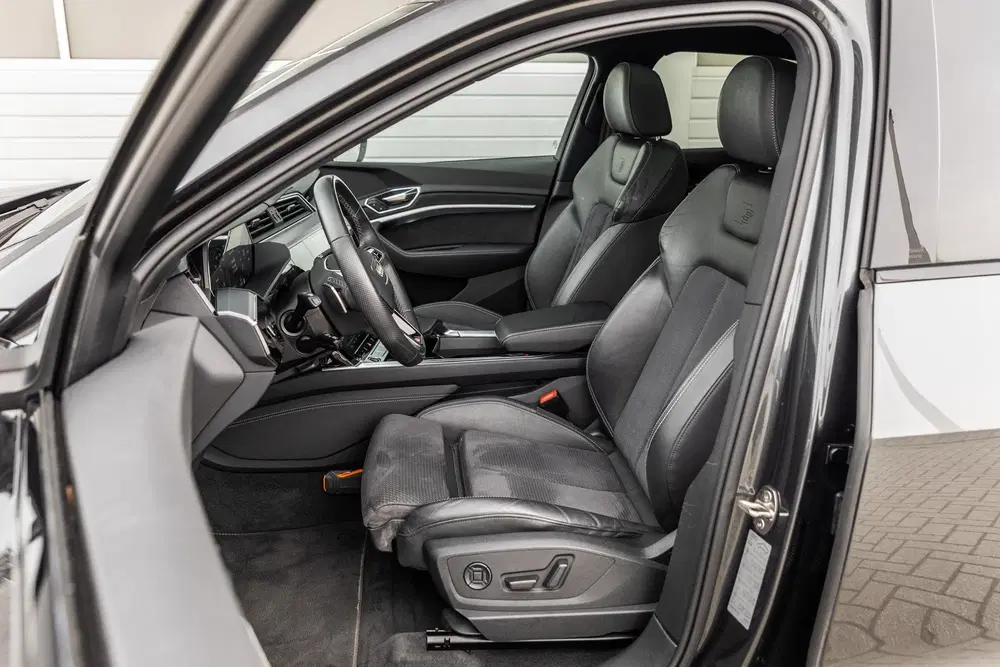 Audi Q8 50 340pk quattro S edition 95 kWh uit 2023, foto 5