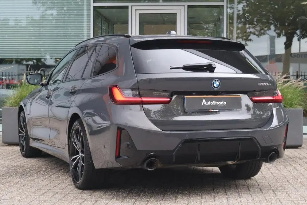 BMW 3-serie (g21) 320e M-Sport 204pk uit 2024, foto 2