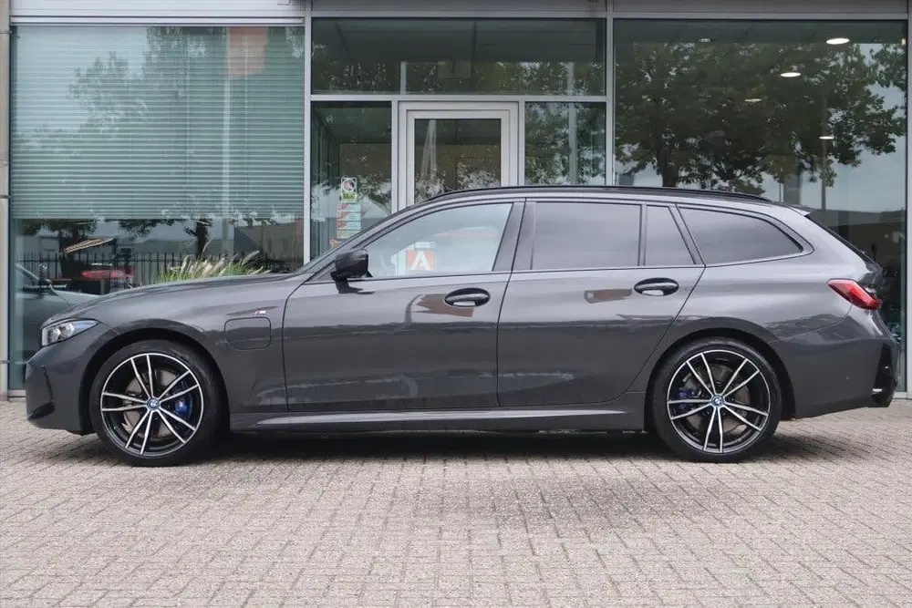 BMW 3-serie (g21) 320e M-Sport 204pk uit 2024, foto 3