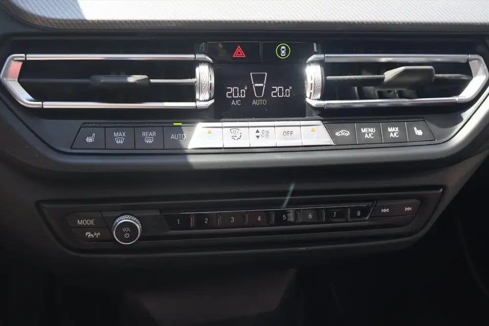 BMW 1-serie (f40) 118i SportLine uit 2022, foto 15