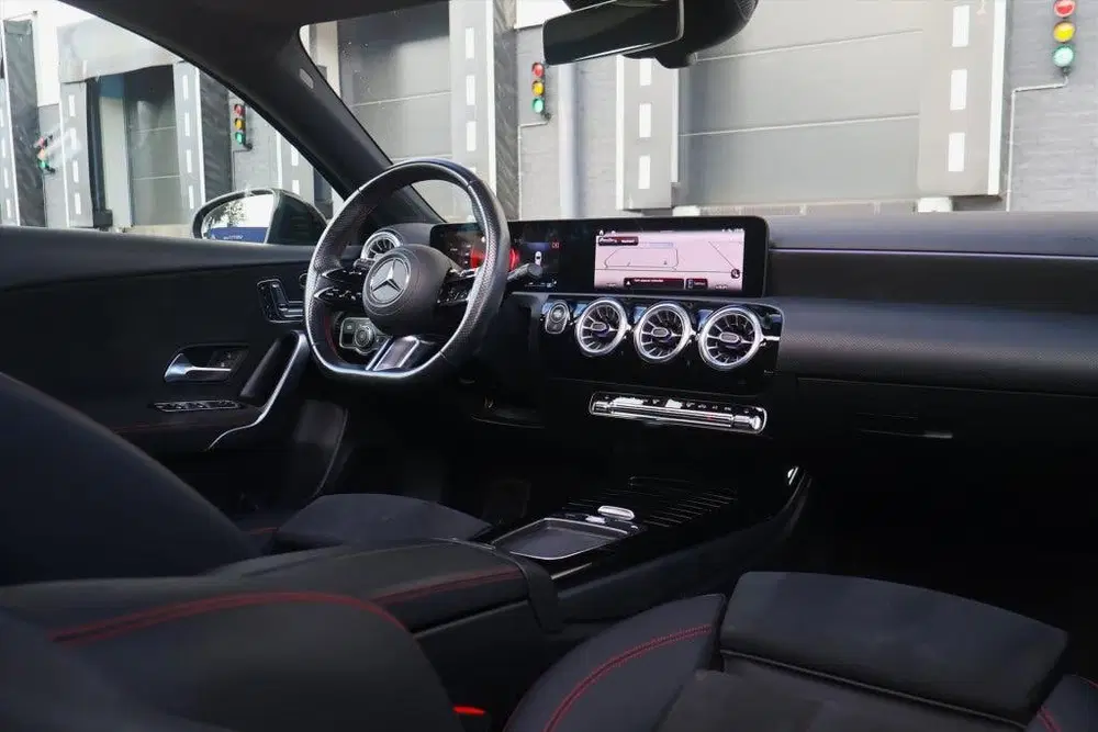 Mercedes-Benz A-Klasse Mercedes A-Klasse A180 AMG-Line uit 2024, foto 5