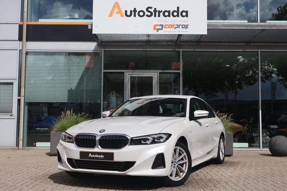 BMW 3-serie (g20) 320e High Executive 204pk uit 2024, foto 3