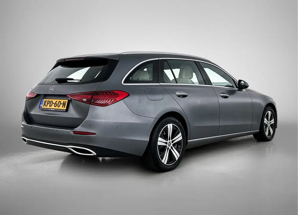 Mercedes-Benz C-Klasse 300 e Plug-In Hybride Luxury uit 2022, foto 2