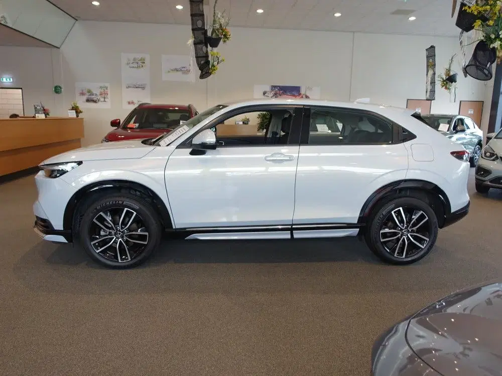 Honda HR-V 1.5 i-MMD 131pk CVT Advance Zwarte Grille uit 2024, foto 2