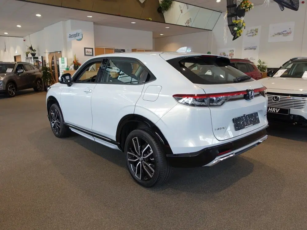 Honda HR-V 1.5 i-MMD 131pk CVT Advance Zwarte Grille uit 2024, foto 3