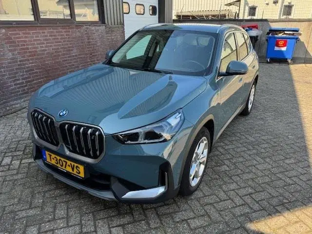 BMW iX1 XDrive30 Launch Edition 67 kWh uit 2023, foto 2