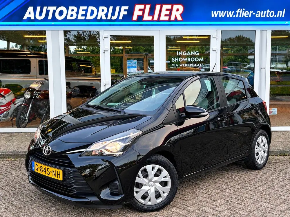 Toyota Yaris 1.0 73PK VVT-i Active Black Line uit 2019