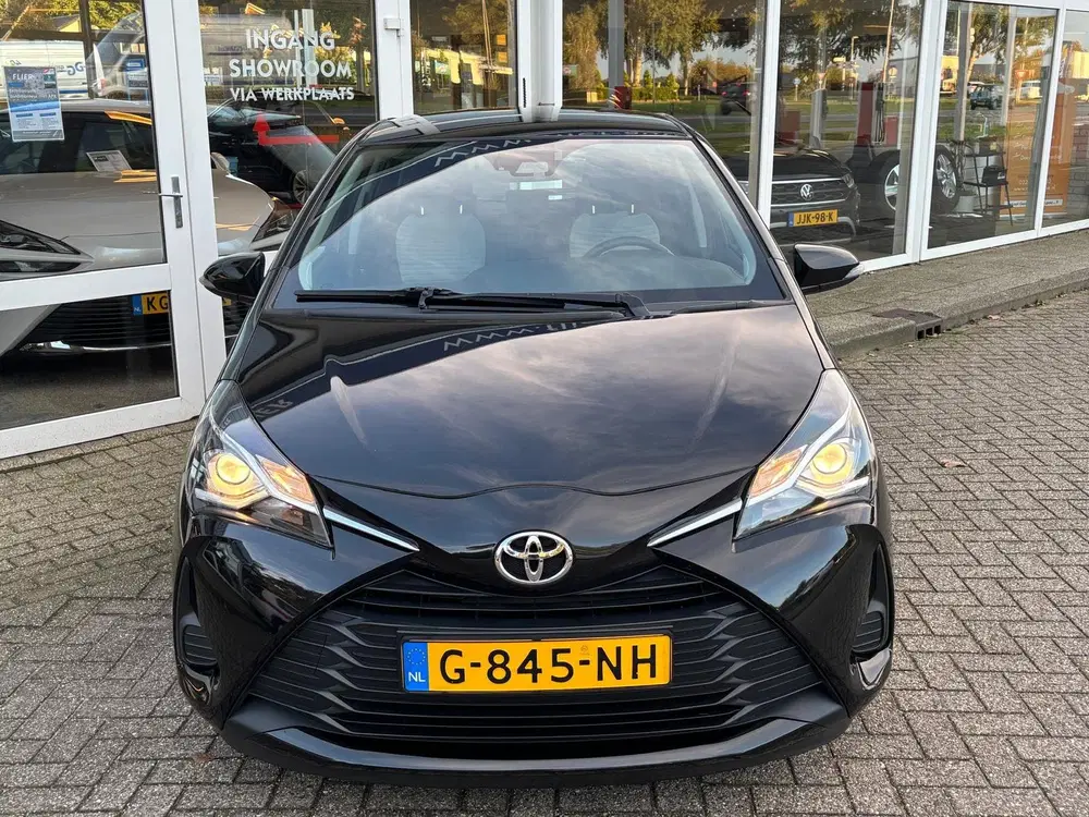 Toyota Yaris 1.0 73PK VVT-i Active Black Line uit 2019, foto 3