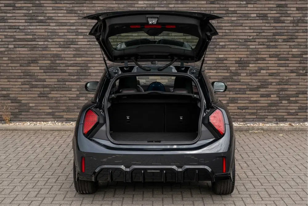 Mini John Cooper Works 2.0 Cooper S John Cooper Works XL uit 2024, foto 13