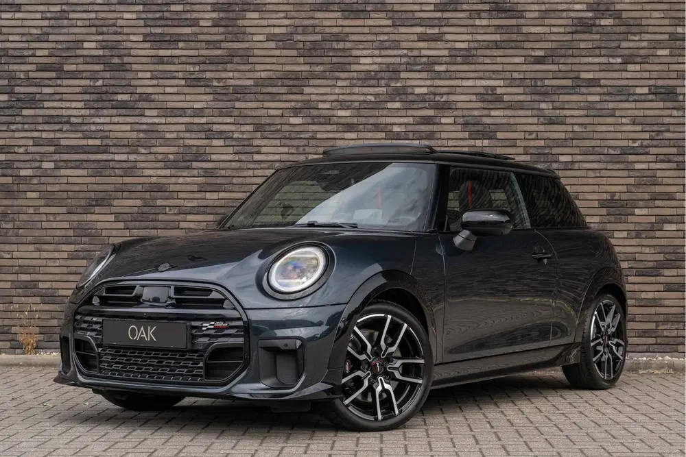 Mini John Cooper Works 2.0 Cooper S John Cooper Works XL uit 2024, foto 2