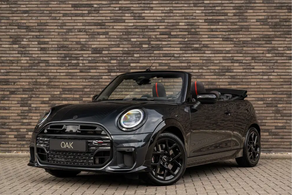 Mini Cabrio 2.0 Cooper C John Cooper Works XL uit 2025, foto 2