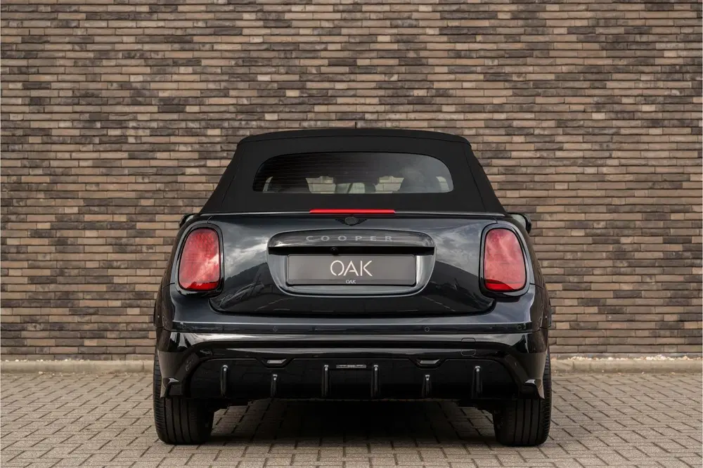Mini Cabrio 2.0 Cooper C John Cooper Works XL uit 2025, foto 9