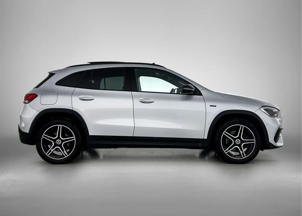 Mercedes-Benz GLA 250 e Business Solution AMG Limited uit 2021, foto 15