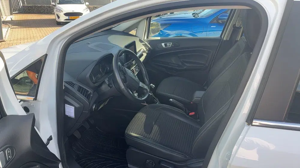 Ford EcoSport Titanium uit 2020, foto 7
