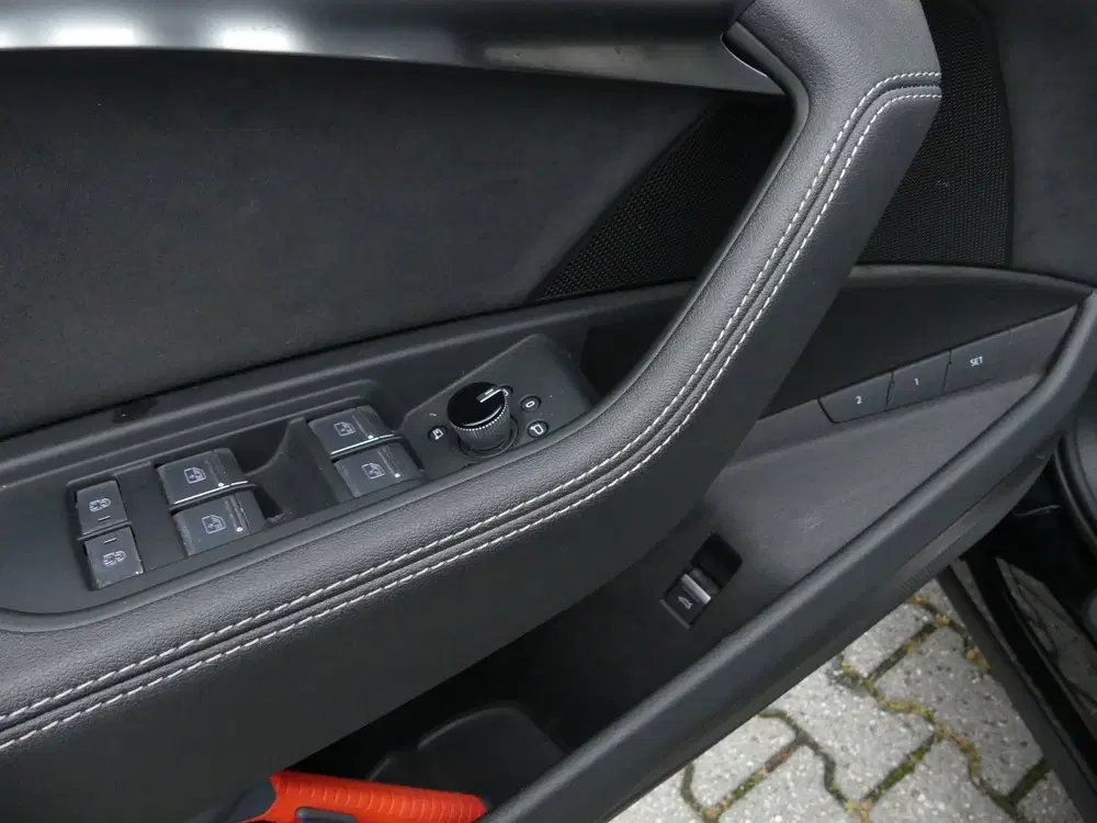 Audi Q8 55 quattro S Edition Competition 11 uit 2024, foto 12