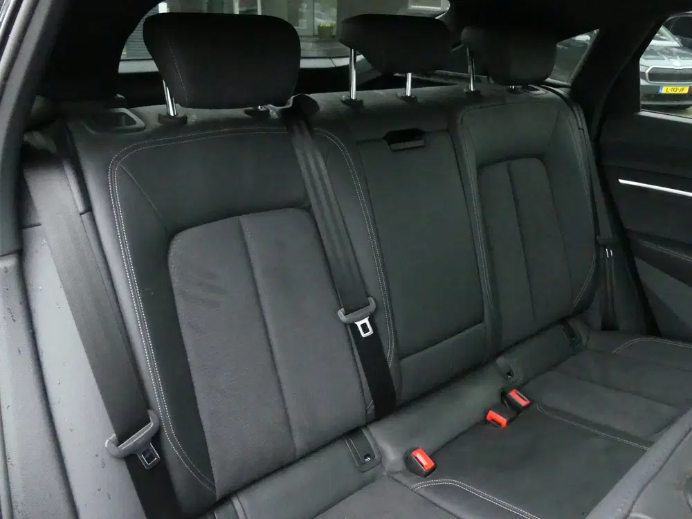 Audi Q8 55 quattro S Edition Competition 11 uit 2024, foto 8