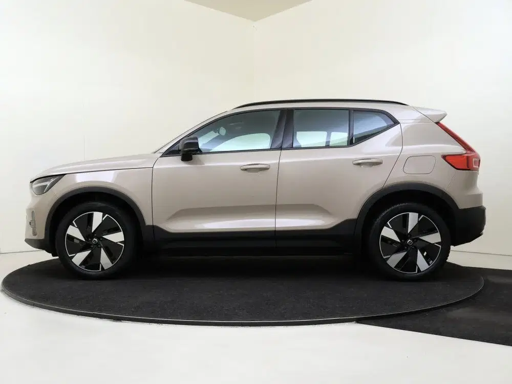 Volvo EX40 Extended Range Plus 82 kWh uit 2025, foto 3