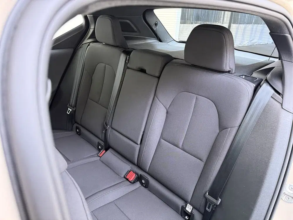 Volvo EX40 Extended Range Plus 82 kWh uit 2025, foto 9
