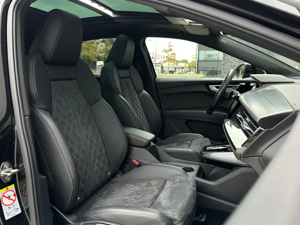 Audi Q4 e-tron 40 S-Line edition 77 kWh uit 2022, foto 3
