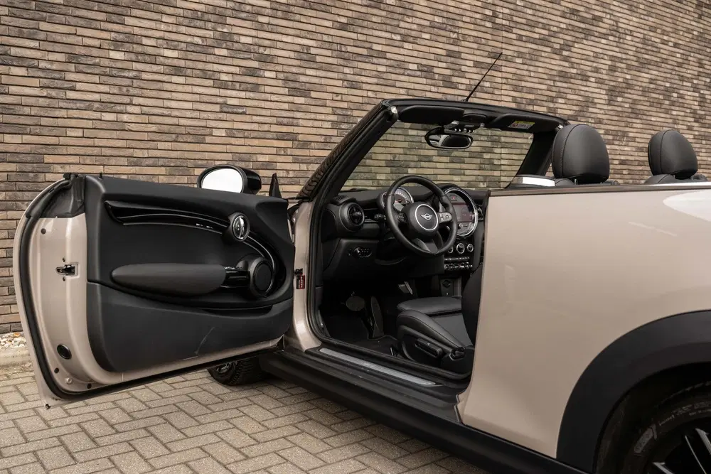 Mini Cabrio 1.5 Cooper Classic Aut. uit 2022, foto 13
