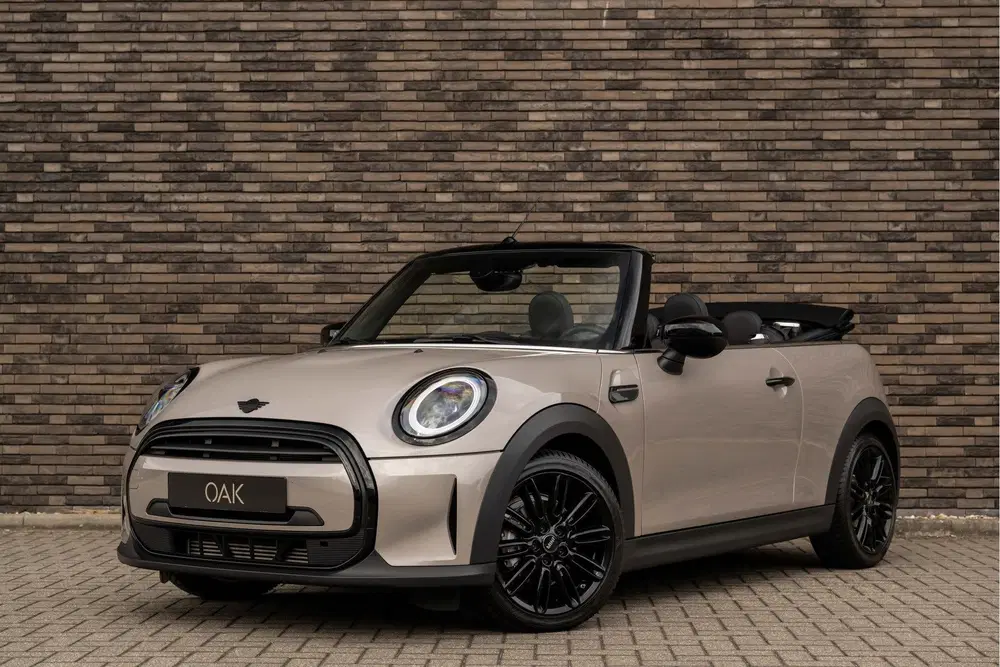 Mini Cabrio 1.5 Cooper Classic Aut. uit 2022, foto 2
