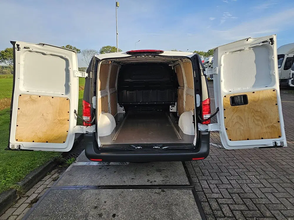 Mercedes-Benz Vito L3 XL 280KM WLTP Snelladen 60kWh 120Km uit 2024, foto 12