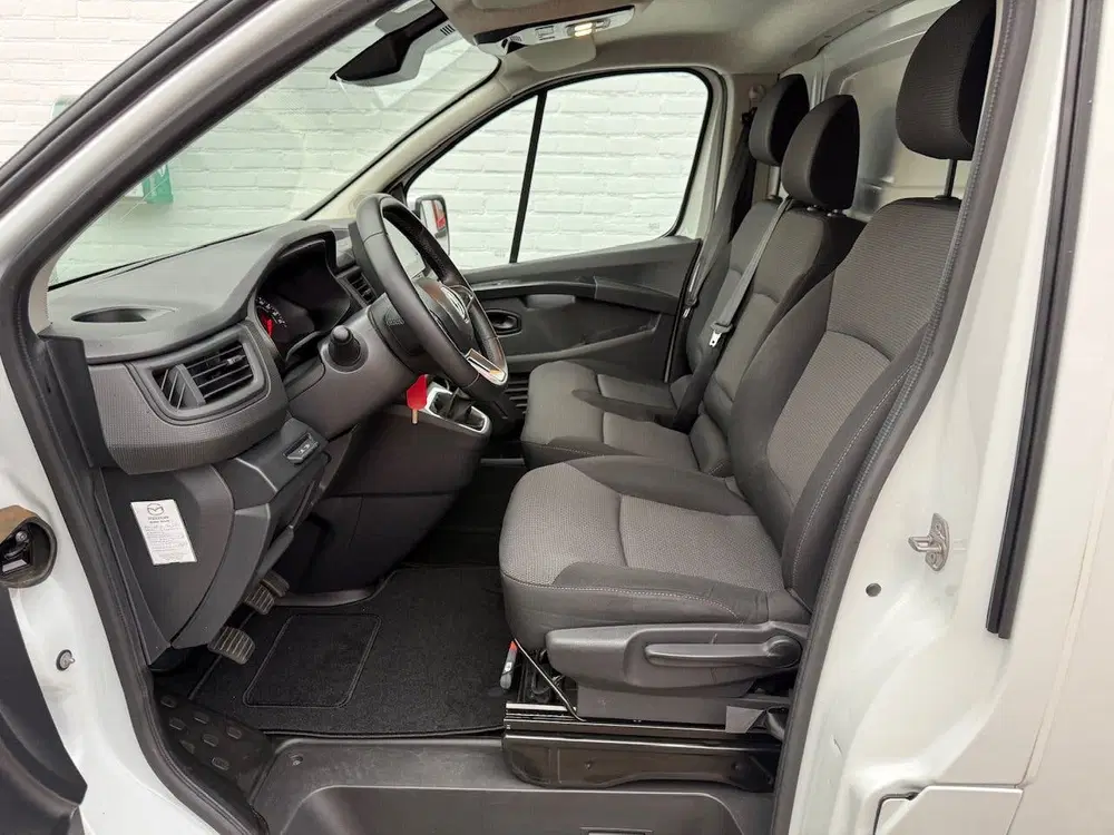 Renault Trafic GB 2.0 Blue dCi 130pk L2H1 T30 Work Editio uit 2024, foto 12